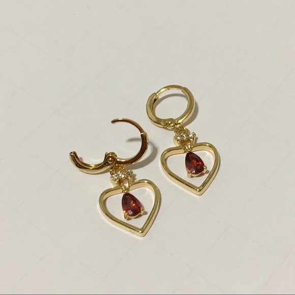 New gold filled red garnet teardrop heart earrings - Picture 3 of 8